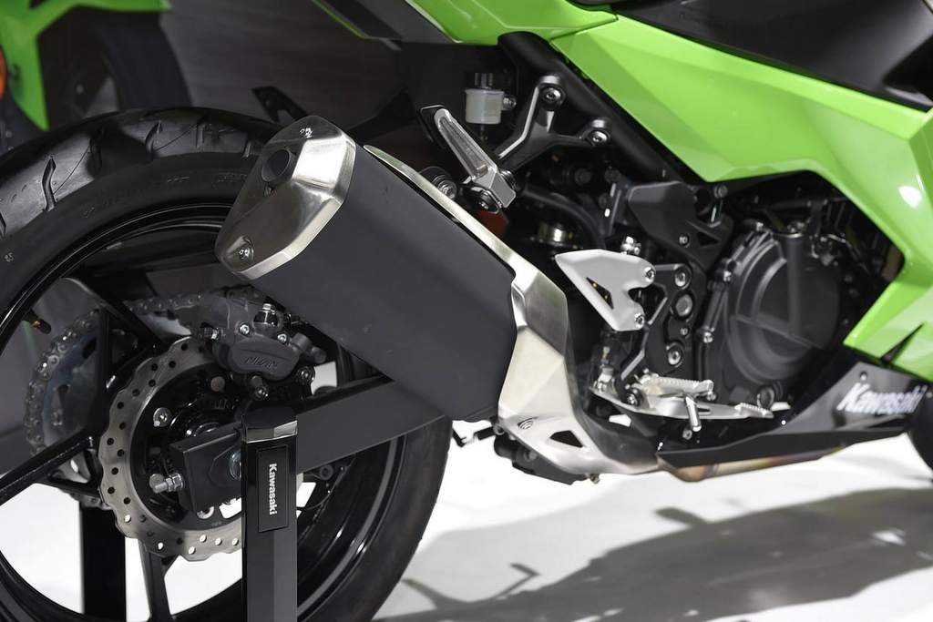 kawasaki ninja 250 2 - معرفی مدل 2018 موتورسیکلت نینجا