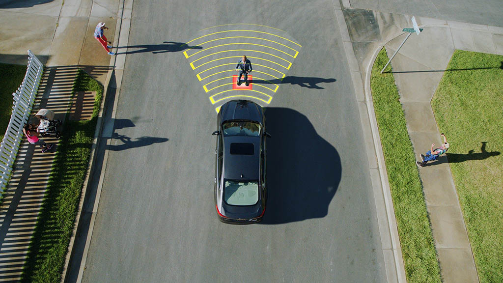 pedestrian safety tech 2 - خطرات بیشتر شاسی‌بلندها و پیکاپ‌ها برای عابران پیاده
