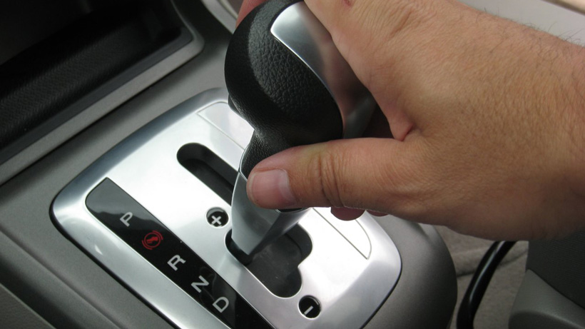 automatic gear box 1 - چگونه با خودروی دنده اتوماتیک رانندگی کنیم ؟ بایدها و نباید های خودروهای اتوماتیک