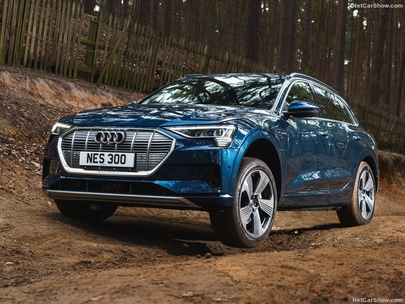 Audi e tron UK Version 2020 800 02 - آئودی ای ترون ۲۰۲۰ ورود به عصر جدید خودروها به همراه فیلم خودرو