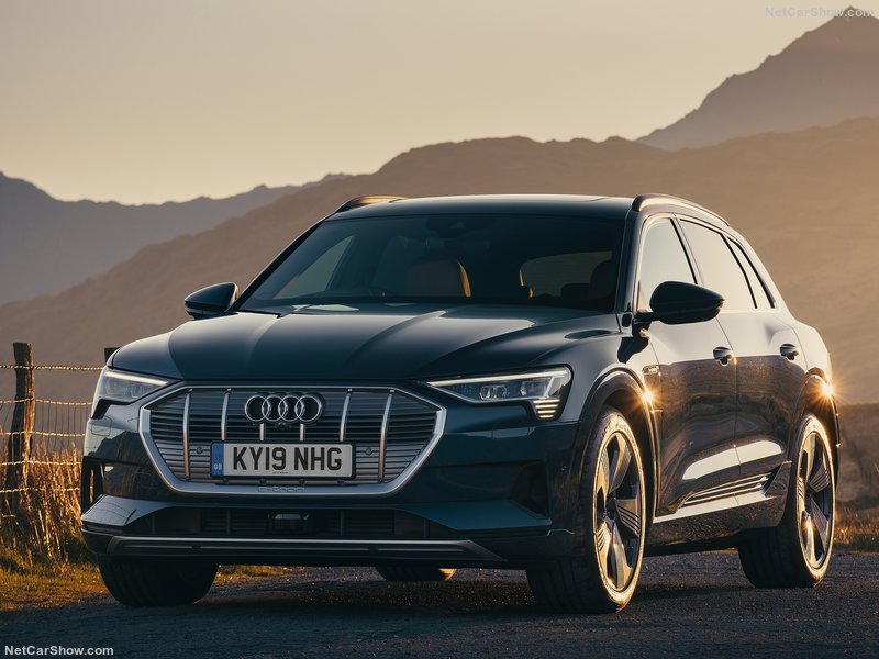 Audi e tron UK Version 2020 800 06 - آئودی ای ترون ۲۰۲۰ ورود به عصر جدید خودروها به همراه فیلم خودرو