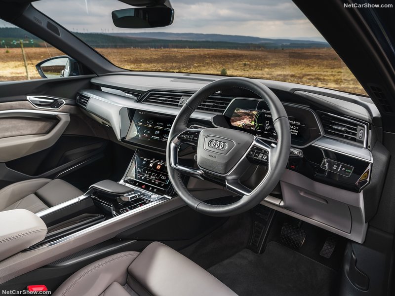 Audi e tron UK Version 2020 800 59 1 - آئودی ای ترون ۲۰۲۰ ورود به عصر جدید خودروها به همراه فیلم خودرو