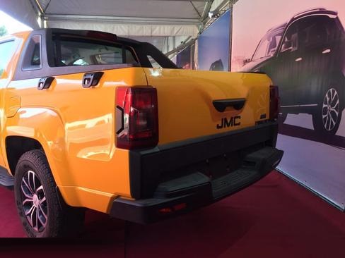jmc pickup 2 - خودروی چینی جدید در بازار ایران / پیکاپ JMC