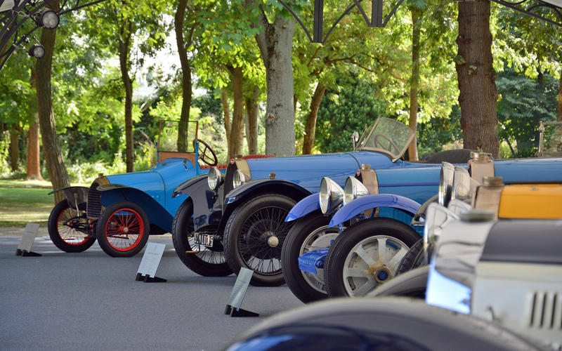 3 ronan glon bugatti classic line up 0 - تولد 110 سالگی بوگاتی