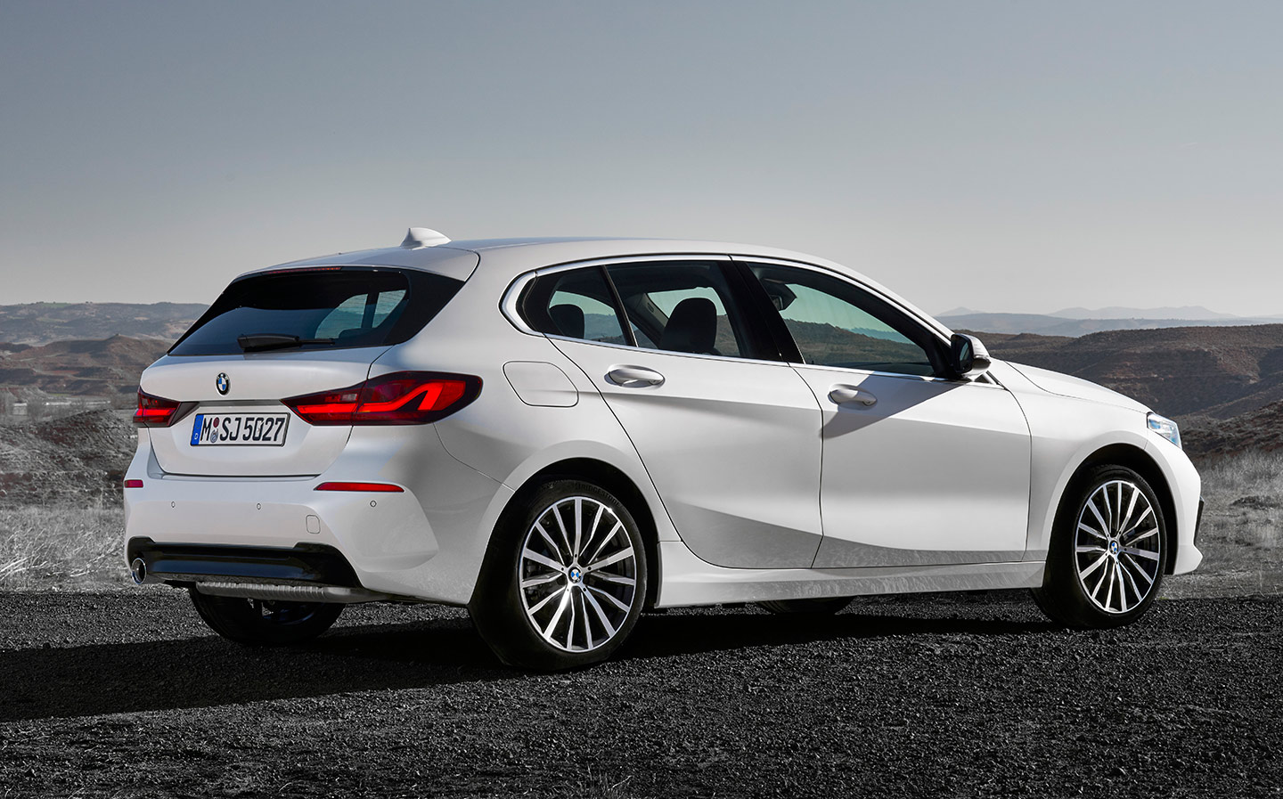 1 series 15 - BMW سری 1 برقی سال 2021 وارد بازار می شود