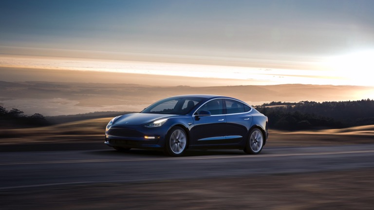 24942 Tesla Model 3 02 - 0 تا 100 برترین خودروهای برقی