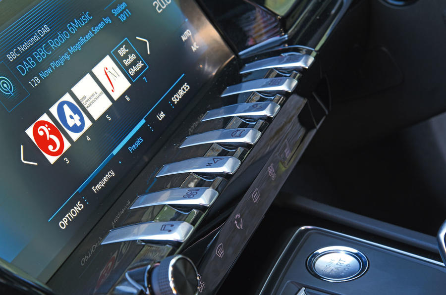 16 peugeot 508 2018 rt infotainment controls 1 - پژو 508 GT لاین 2020 خودرویی فوق العاده از کمپانی پژو