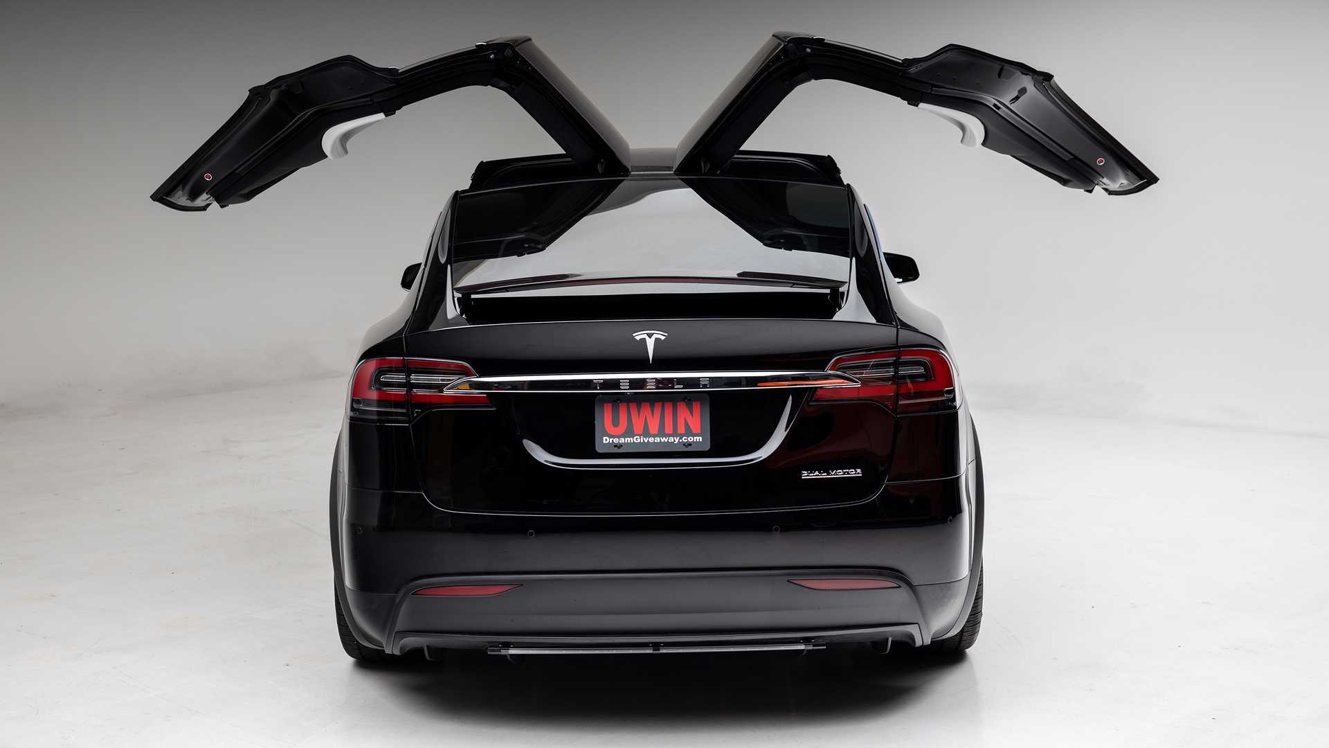 tesla model x performance by dream giveaway 3 - تسلا تازه وارد، خواهان لقب سریعترین SUV دنیا است