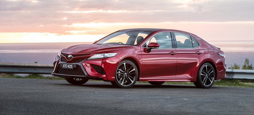 Toyota Camry cover LONG - تویوتا کمری SX 2019: برترین خودروهای سدان بازار